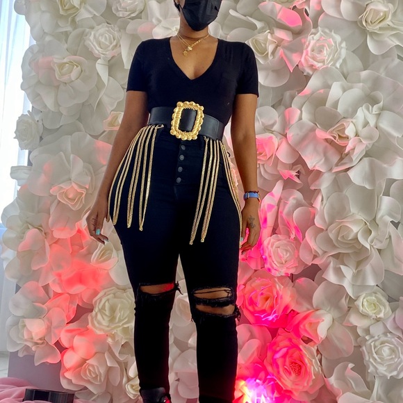 Cleo Metal Chain Leather Belt in Gold - Picture 5 of 5